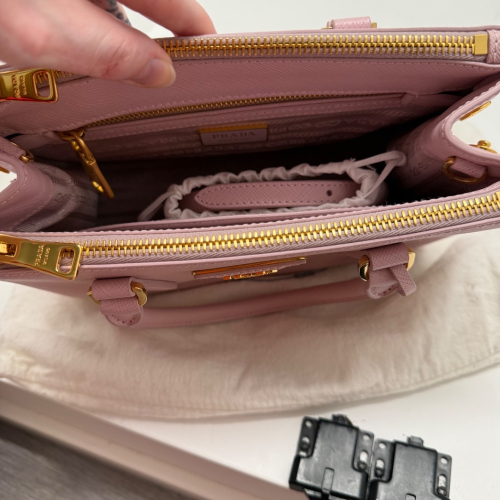 NWOT Authentic Prada Small Saffiano Galleria Tote - Picture 3 of 4